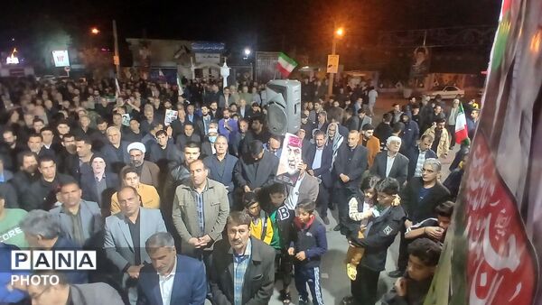 مردم پلدختر در حمایت از انقلاب هر شب  در خیابان هستند