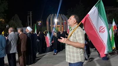 صد شبی که مردم دانستند برای چه نفس می‌کشند 