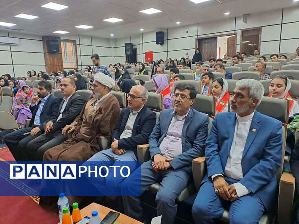  تجلیل از مدیران، مربیان و دانش‌آموزان پیشتاز شهرستان عسلویه