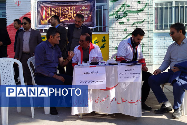 دانش‌آموزان مدرسه شهید باهنر لردگان آماده مقابله با زلزله شدند