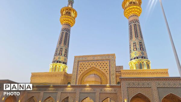 «سفره پدری» در حرم امام رضا (ع) پهن شد