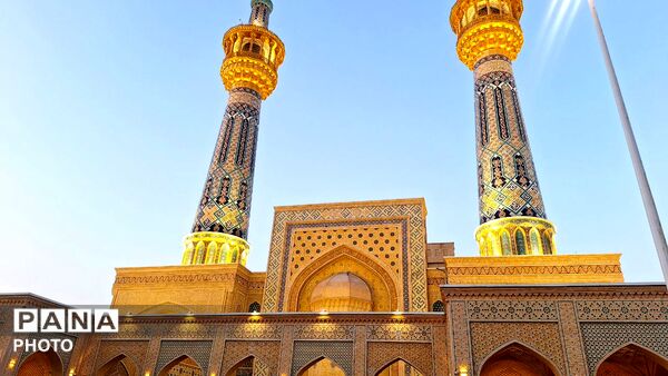 «سفره پدری» در حرم امام رضا (ع) پهن شد
