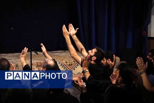 مراسم عزاداری ظهر شهادت امام رضا(ع) در مدرسه رویش کاشان