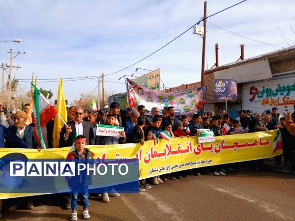 حضور باشکوه مردم کندر در راهپیمایی ۲۲ بهمن