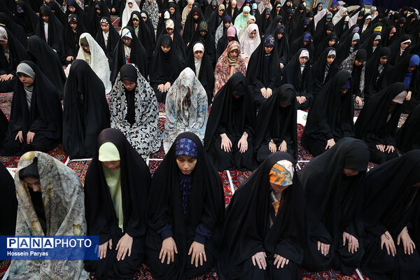 حضور وزیر آموزش و پرورش در جمع دانش‌آموزان معتکف