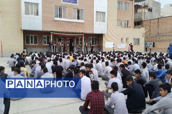 تقدیر از دانش‌آموزان مقام آور در رشته‌های ورزشی مدرسه ابوریحان بیرونی نیشابور