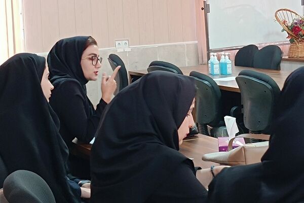 تدوین تقویم اجرایی فعالیت های مشاوره ای در رودهن