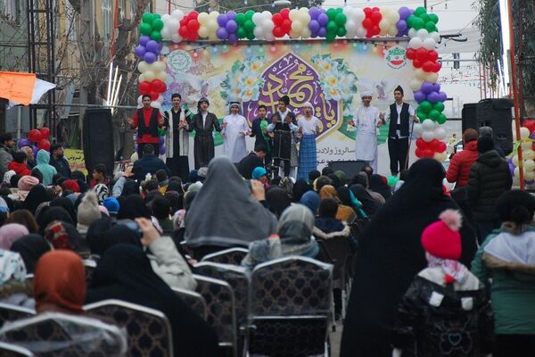 جشن خیابانی نیمه شعبان در شهر قیامدشت 