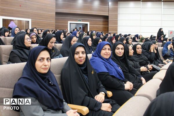 مراسم بزرگداشت مقام معلم در پردیس