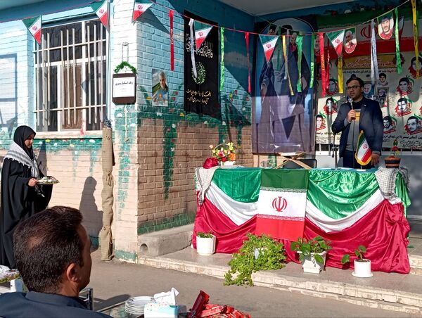 طنین زنگ استکبارستیزی در دبیرستان دخترانه تکتم باخرز
