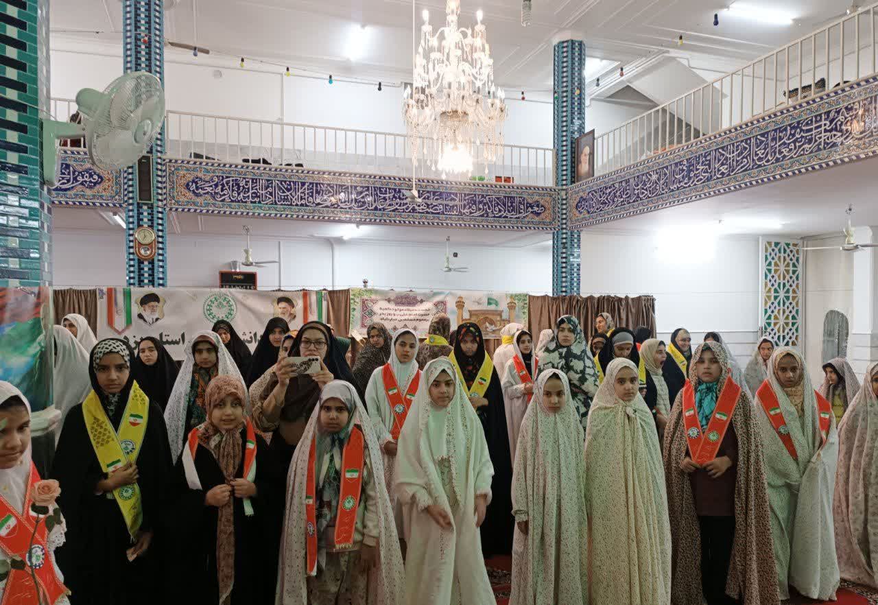 مراسم شب شعر ایرانمهر در اعتکاف دانش‌آموزی مسجد شیخداد یزد 