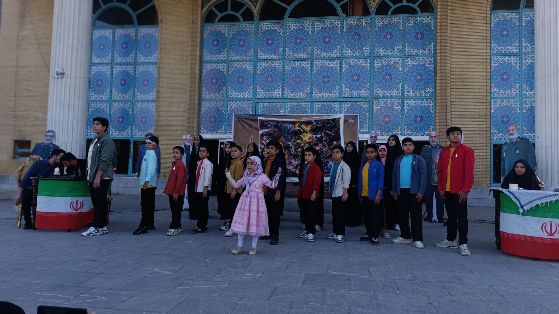 گردهمایی اهالی فرهنگ و هنر در فرهنگسرای سیمرغ نیشابور 