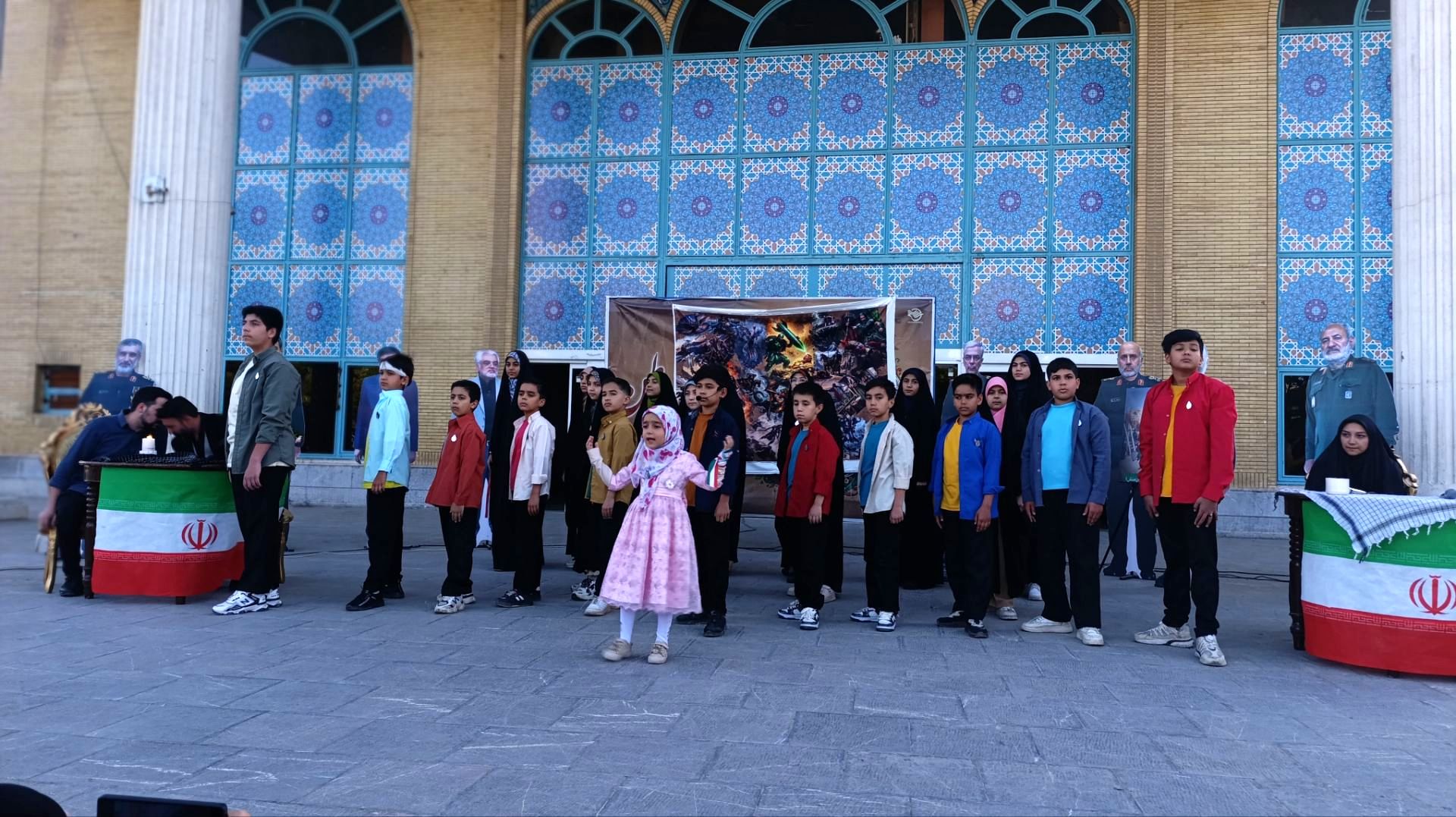 گردهمایی اهالی فرهنگ و هنر در فرهنگسرای سیمرغ نیشابور 