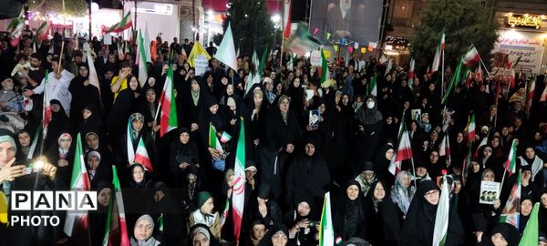  شبی آکنده از عطر رضوی در حسینیه فضل نیشابور