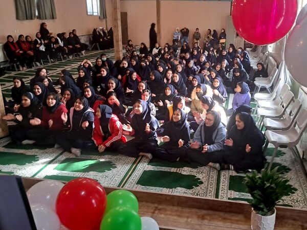 جشن ایرانمون دبیرستان انیس خوشقدم در اعیاد شعبانیه 