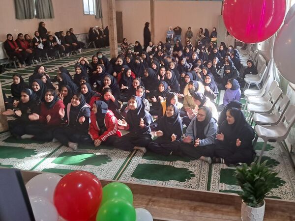 جشن ایرانمون دبیرستان انیس خوشقدم در اعیاد شعبانیه 