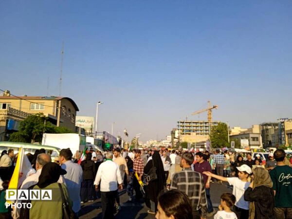  جشن بزرگ مردم در مهمانی ۱۰ کیلومتری