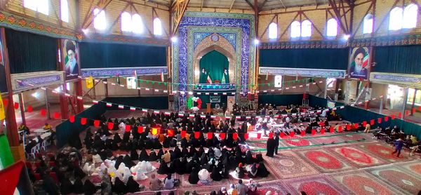 محفل انس با قران‌کریم و تجلیل از برترین‌های مسابقات فرهنگی و هنری شهرستان ملایر