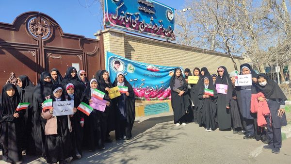 همایش پیاده‌روی مادر دختری به‌مناسبت اعیاد شعبانیه و دهه فجر 