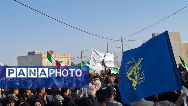 مراسم وداع و خاکسپاری پیکر پاسدار سرافراز اسلام در روستای همت آباد باخرز 