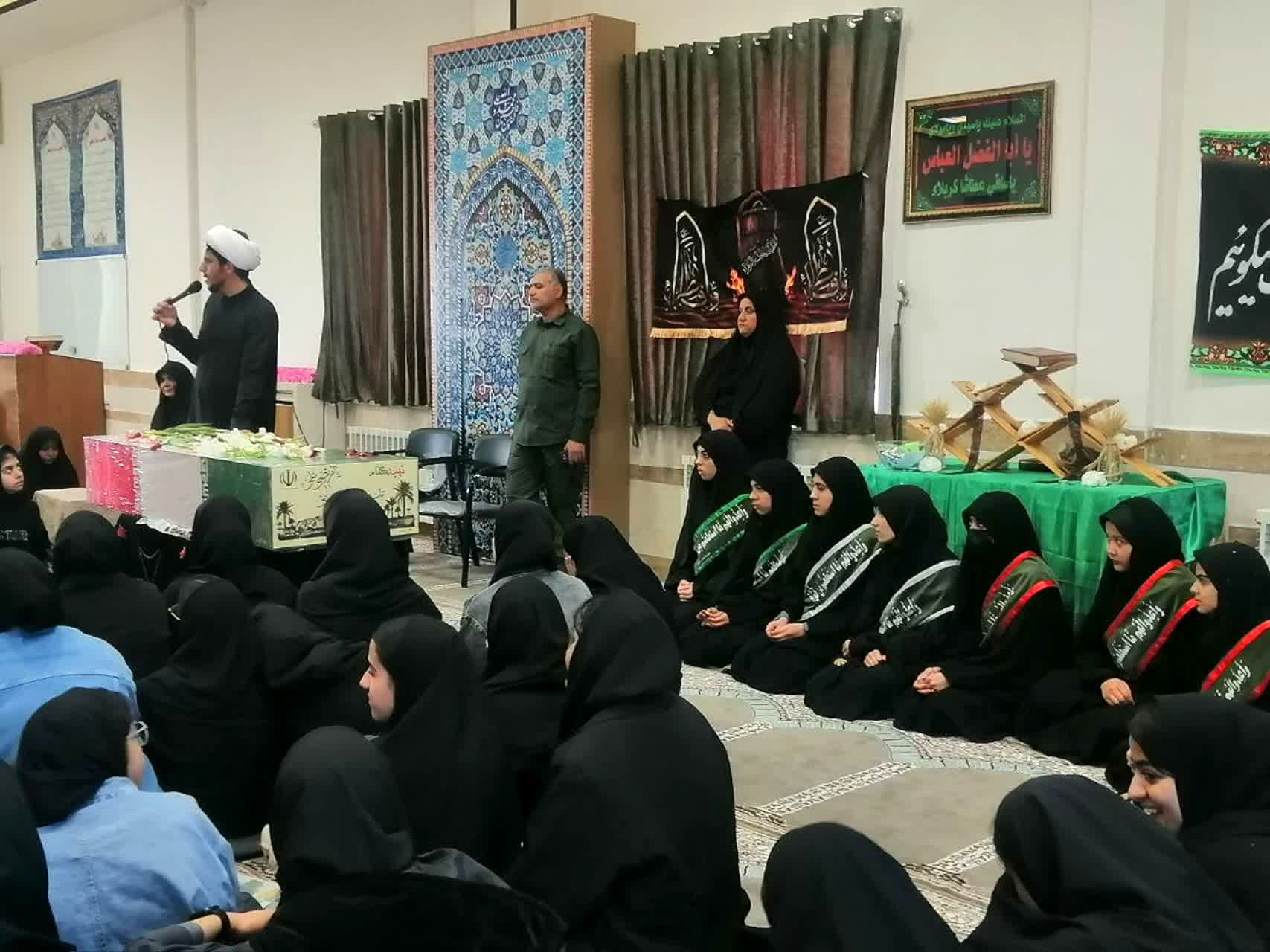 حضور مهمانی ویژه در دبیرستان حضرت ابوالفضل(۳)