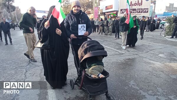 اجتماع بزرگ مردم نیشابور برای بیعت با سومین رهبر جمهوری اسلامی ایران 