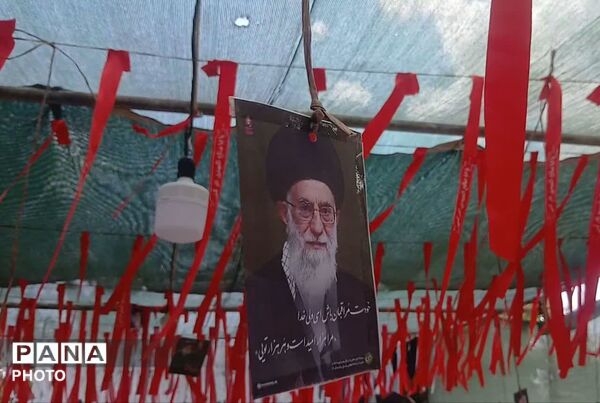 خدمت رسانی به زاِئران تشییع رهبر شهید در موکب دارالمصلین شهرستان شیروان