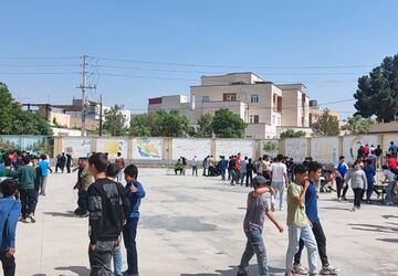 برگزاری بازارچه دانش آموزی در دبیرستان ابوریحان