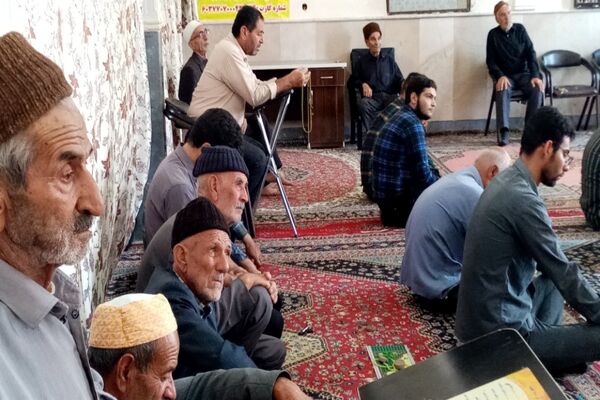 نماز جمعه در شهر تیتکانلو 