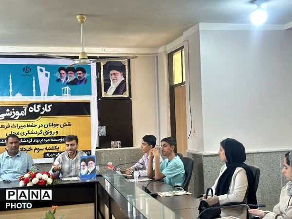 آیین تجلیل از خبرنگاران پانا و اعضای شورای دانش‌آموزی بستک