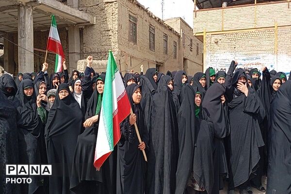 حضورخودجوش مردم سادات شهر بار به مناسبت شهادت حضرت آیت الله خامنه ای 