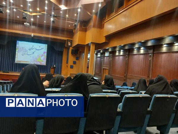 جلسه ستاد پروژه مهر مدارس دولتی و غیردولتی ناحیه ۶ مشهد در فرهنگسرای مصلی نژاد