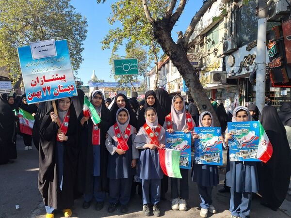 پیشتازان، طلایه‌داران شور ۱۳ آبان قائمشهر