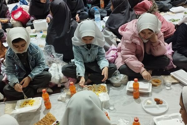 مراسم افطار و جشن ویژه در مدارس پیشوا