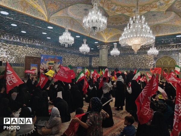پرچم سرخ انتقام در دست بانوان افغانستانی