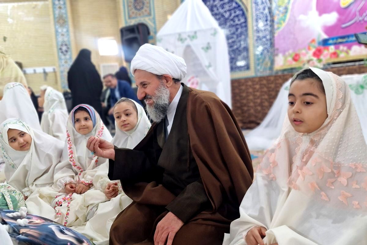 آغاز فصل بندگی دانش‌آموزان قرچک در جشن تکلیف