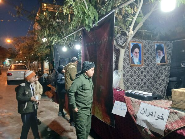 برپایی ایستگاه صلواتی توسط مسجد امام سجاد (ع) در شهرستان خلیل‌آباد 