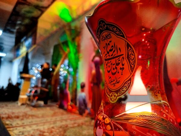 اجتماع عزاداران در جوار امامزاده سید حمزه کاشمر به مناسبت شام غریبان