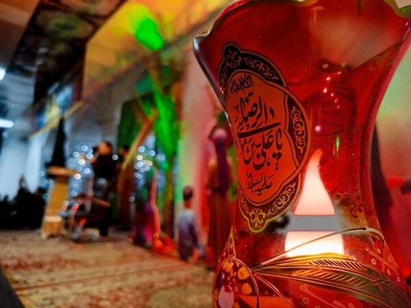 اجتماع عزاداران در جوار امامزاده سید حمزه کاشمر به مناسبت شام غریبان