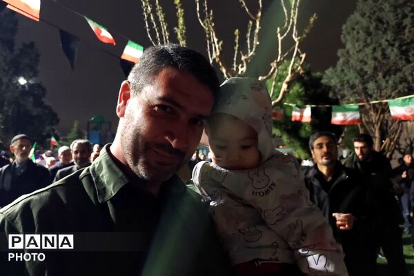 تجمع مردمی شهر صباشهر برای بیعت با رهبری 