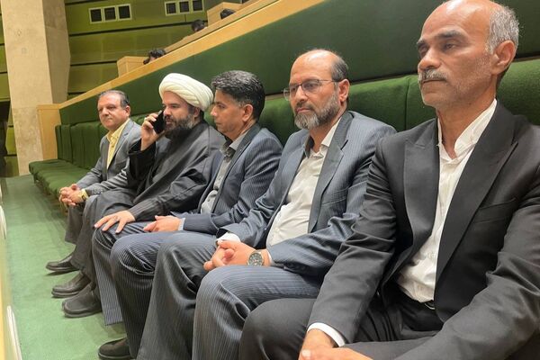 بازدید دانش آموزان دبیرستان نمونه آیت‌الله خامنه‌ای کاشمر از مجلس شورای اسلامی