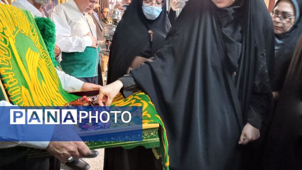 حضور خادمین حرم مطهر امام رضا (ع) به‌مناسبت دهه کرامت و هفته معلم در اداره آموزش و پرورش منطقه ۱۹