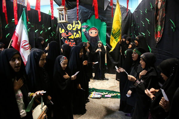 عزاداری کودکان هیات «زیر گنبد طلا» برای دختر سه ساله امام حسین(ع)