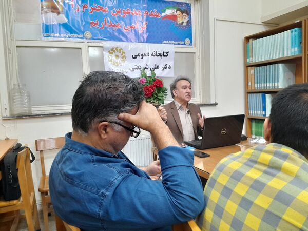 سلسله نشست‌های دریچه‌ای به سوی شاهنامه در کتابخانه دکتر شریعتی 