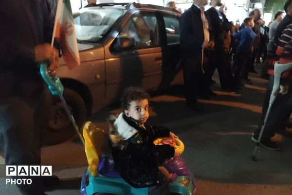تجمع مردمی شهر صباشهر برای حمایت از رزمندگان اسلام