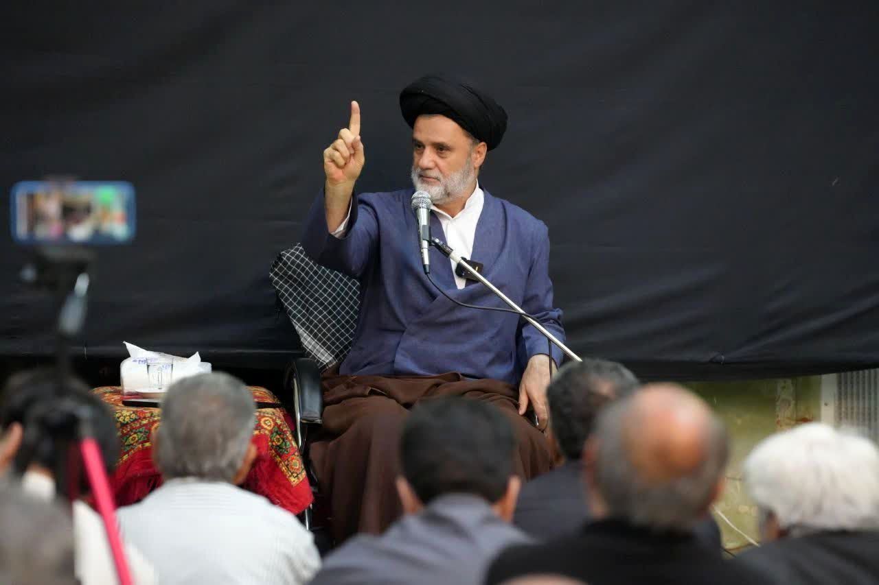 رهبر معظم انقلاب فرمودند مذاکره با آمریکا بی‌شرفی است