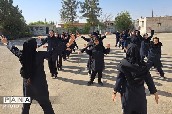 از شور ورزش تا ایستگاه سلامت؛ زنگ تندرستی در دبیرستان علی ابن موسی‌الرضا(ع)