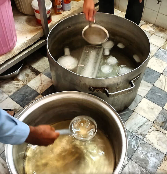 حضور نوجوانان در دعای عرفه 