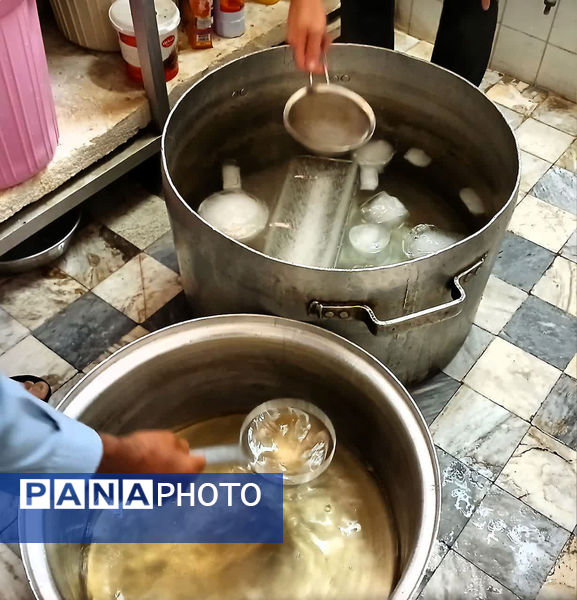 حضور نوجوانان در دعای عرفه 