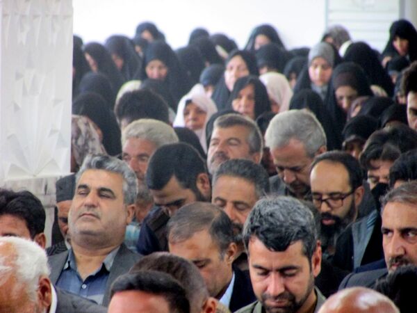 نمازجمعه با عطر شهید گمنام جان گرفت